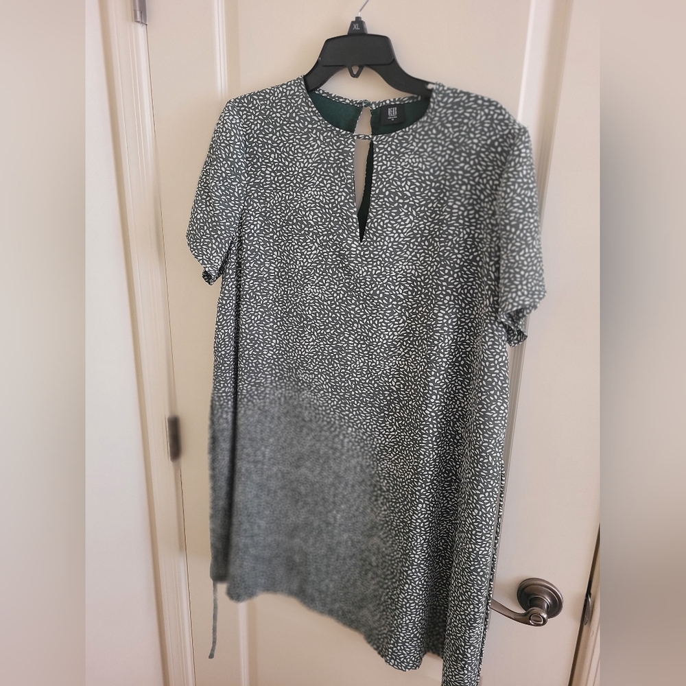 Green and white tie waist dress size 14